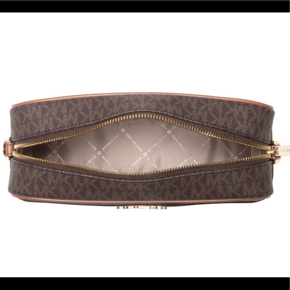 New MK large crossbody bag - Picture 3 of 4